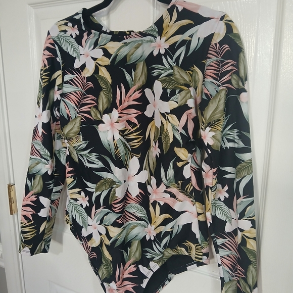 NWT Kona Sol Long Sleeve Tropical One Piece Swimsuit Beach Pool Cruise Summer - Picture 3 of 8